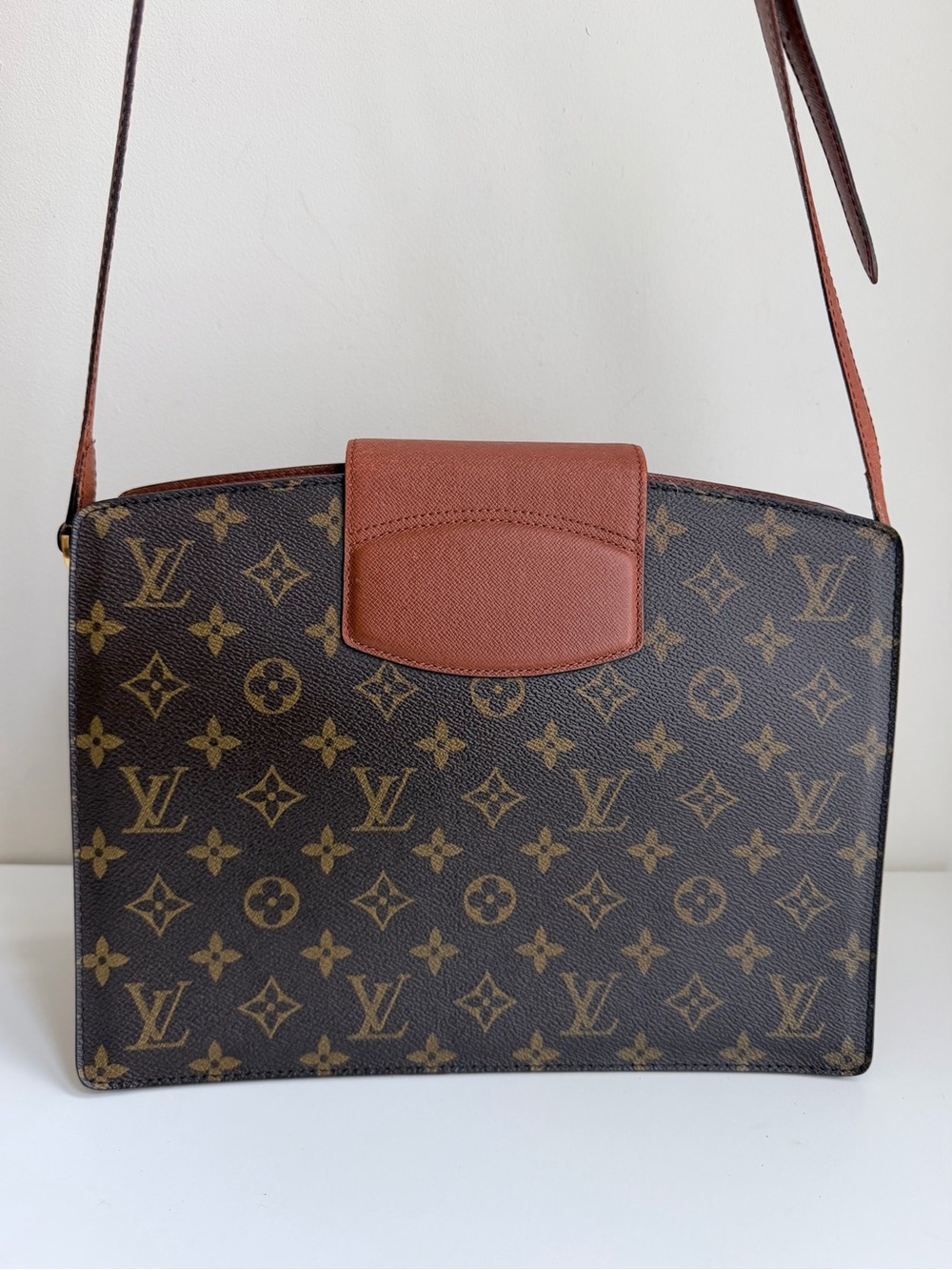 Authentic Louis Vuitton Monogram Courcelles Shoulder Bag - Picture 4 of 16